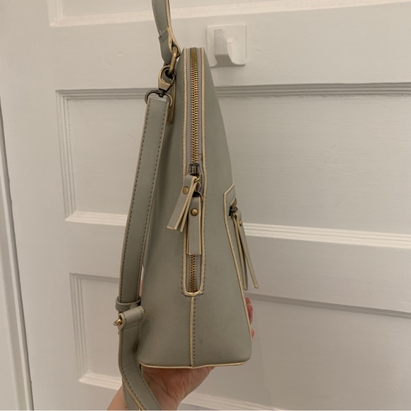 Adorable backpack in soft grey colour - Picture 4 of 9